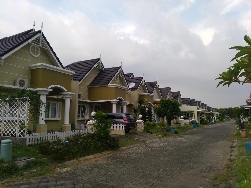 Jasmine Park Guest House Semarang Exterior foto